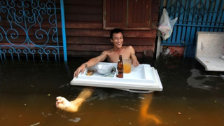 Illustration for article titled The Ingenuity of Thailand During Their Massive Flood Is Very Impressive
